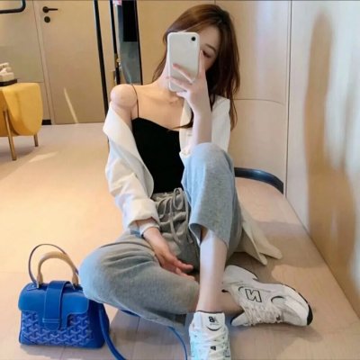 碧窗艳影